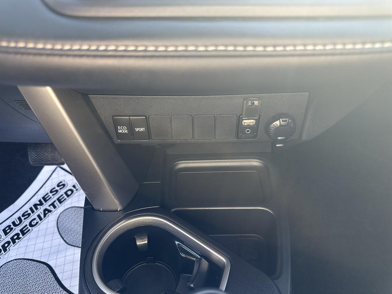 Toyota RAV4 Adventure AWD (Natl) 2018