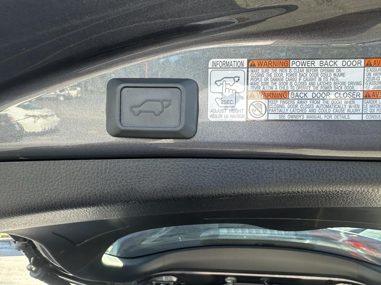 Toyota RAV4 Adventure AWD (Natl) 2018