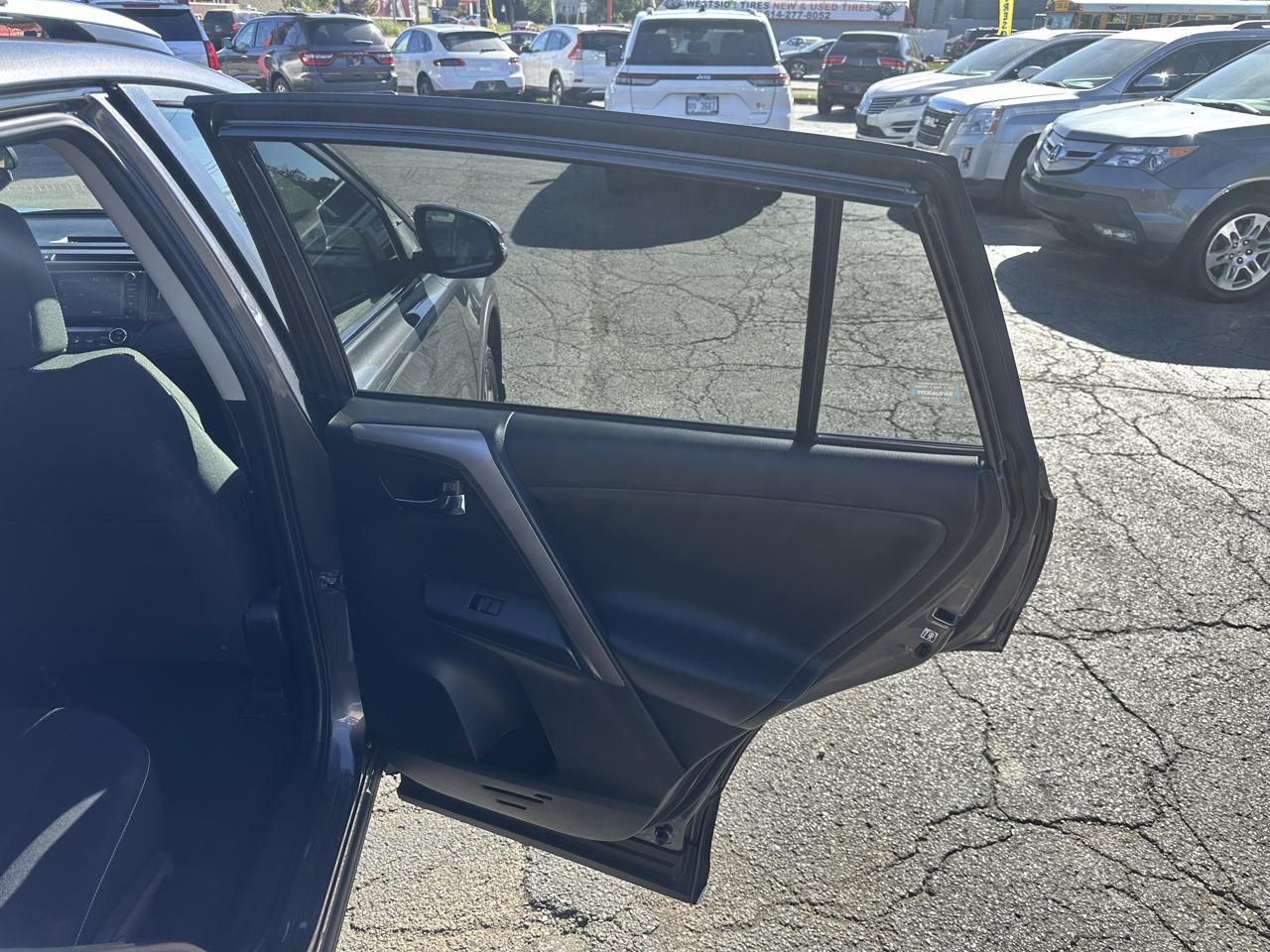 Toyota RAV4 Adventure AWD (Natl) 2018