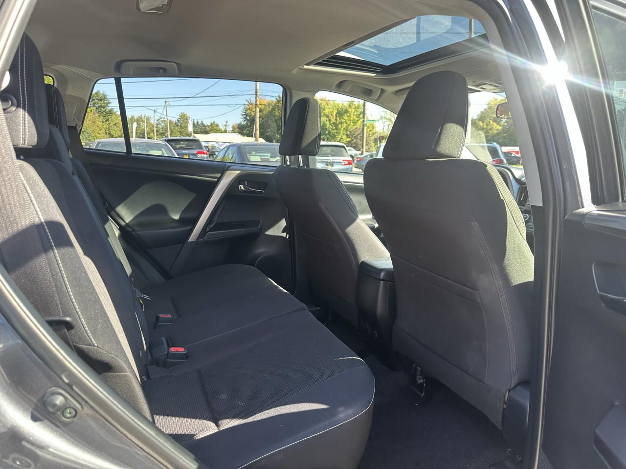 Toyota RAV4 Adventure AWD (Natl) 2018