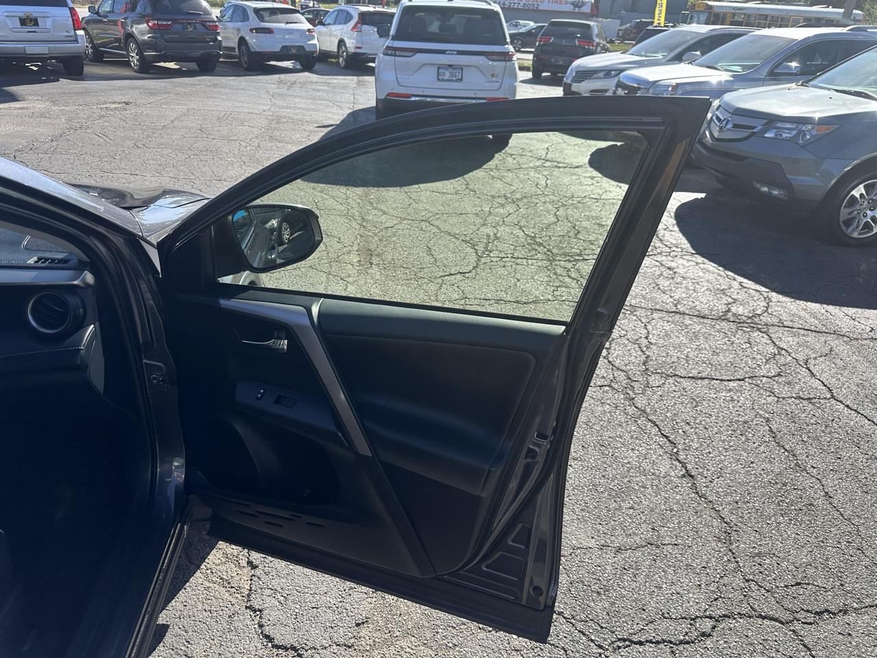 Toyota RAV4 Adventure AWD (Natl) 2018