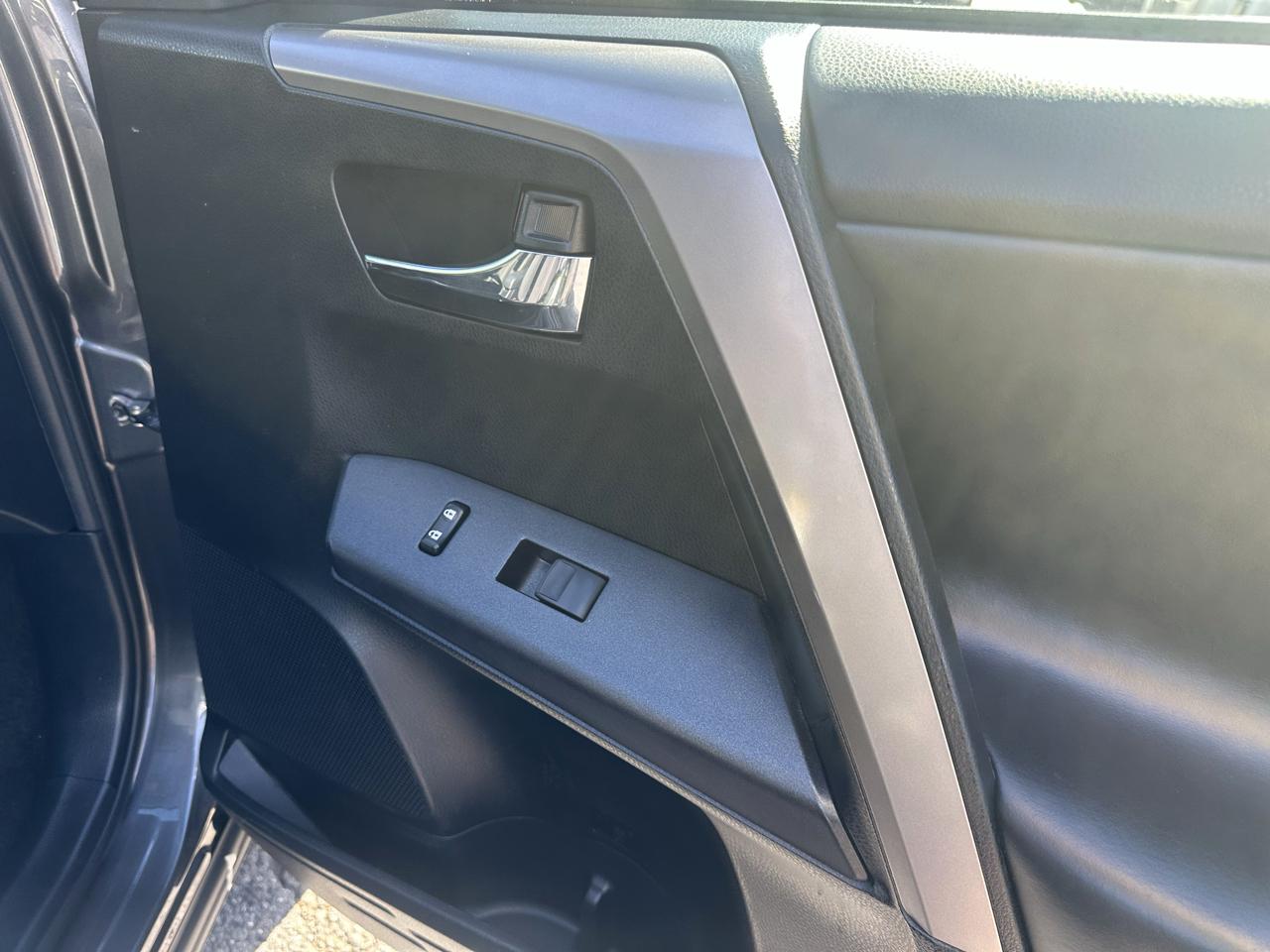 Toyota RAV4 Adventure AWD (Natl) 2018