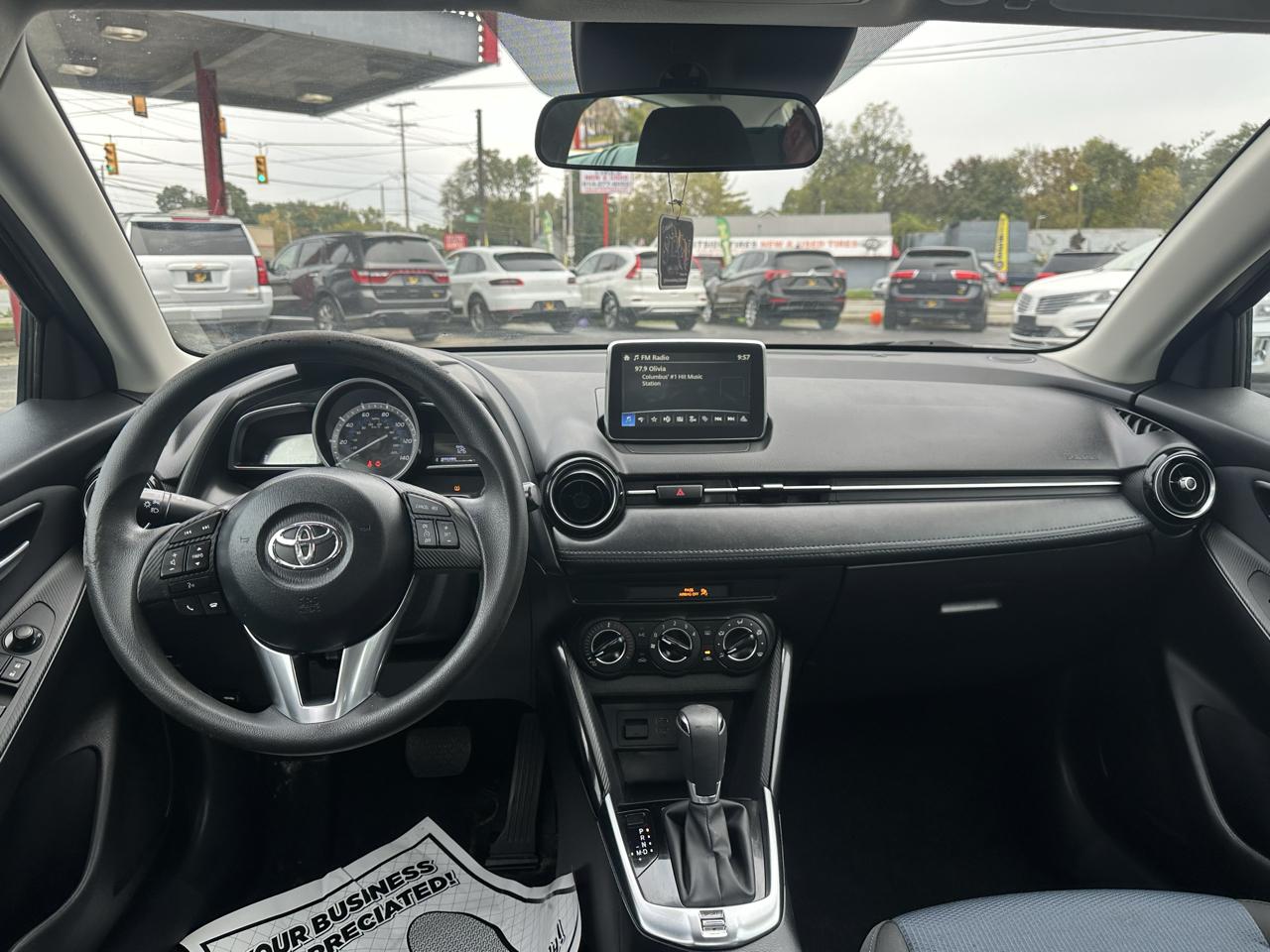 Toyota Yaris iA Manual (Natl) 2018