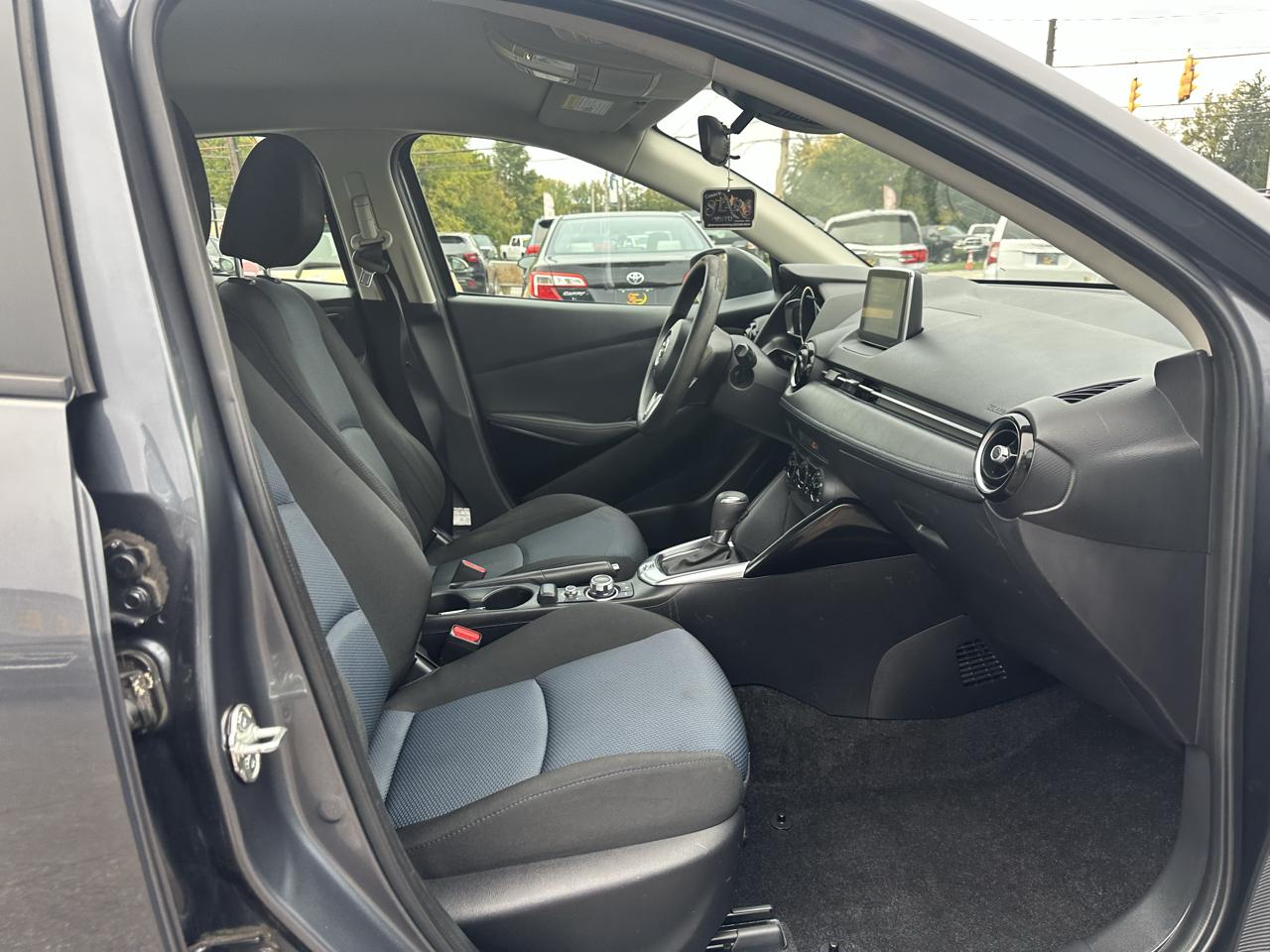 Toyota Yaris iA Manual (Natl) 2018