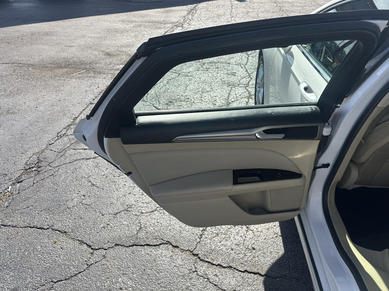 Ford Fusion 4dr Sdn SE FWD 2013