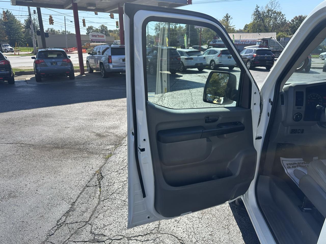 Nissan NV Cargo NV1500 Standard Roof V6 SV 2019