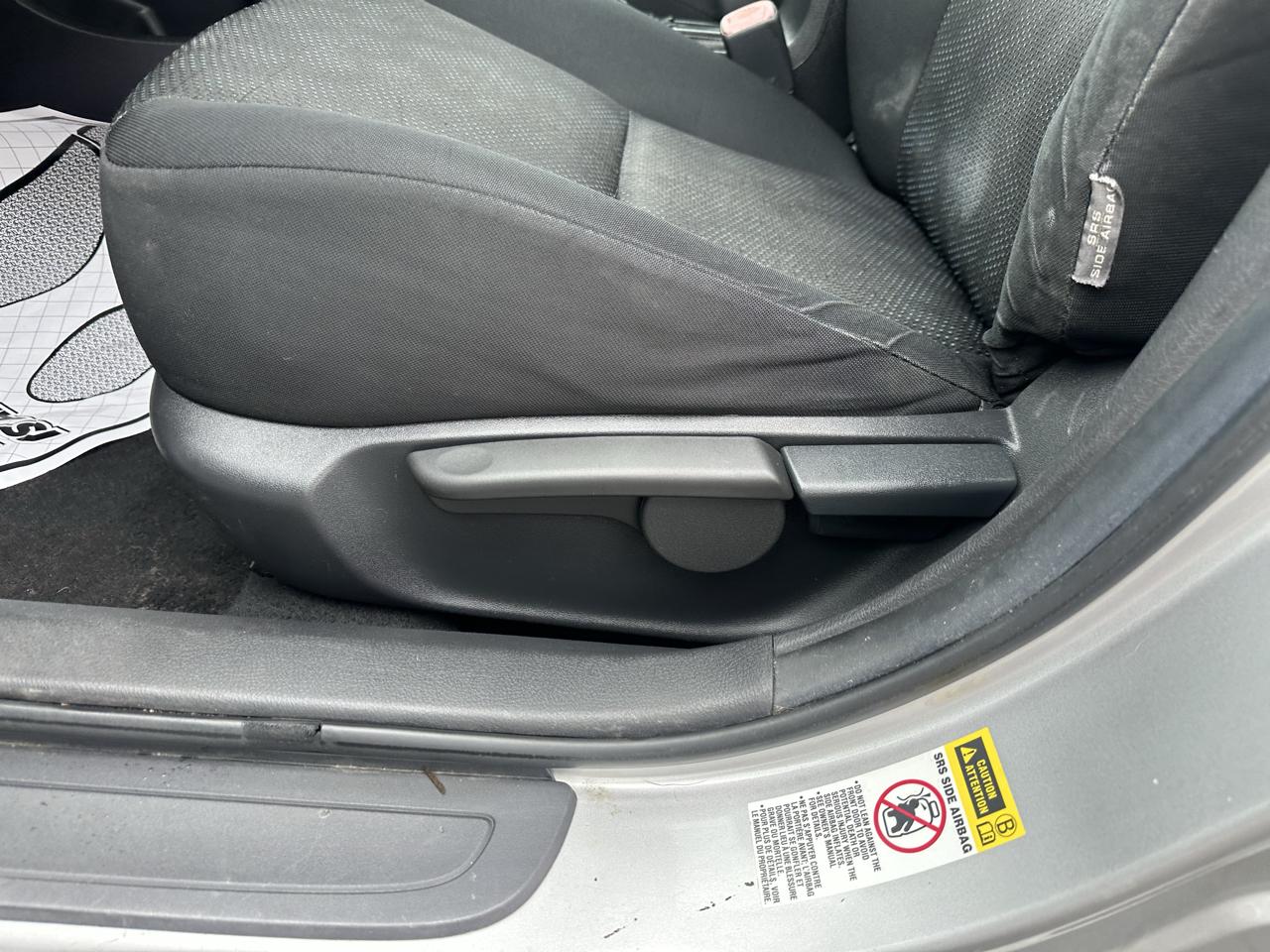 Toyota Corolla 4dr Sdn Man (Natl) 2009