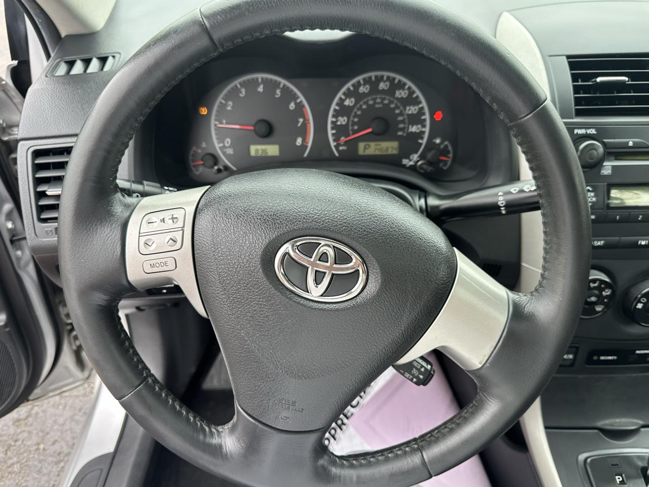 Toyota Corolla 4dr Sdn Man (Natl) 2009