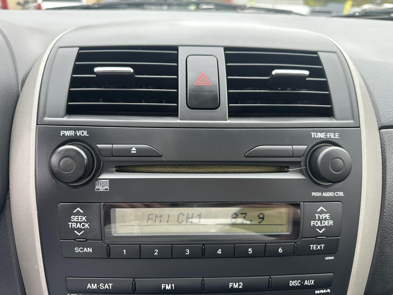 Toyota Corolla 4dr Sdn Man (Natl) 2009