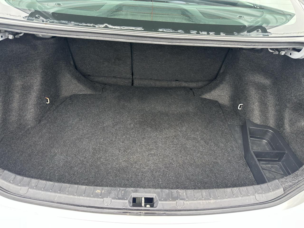 Toyota Corolla 4dr Sdn Man (Natl) 2009