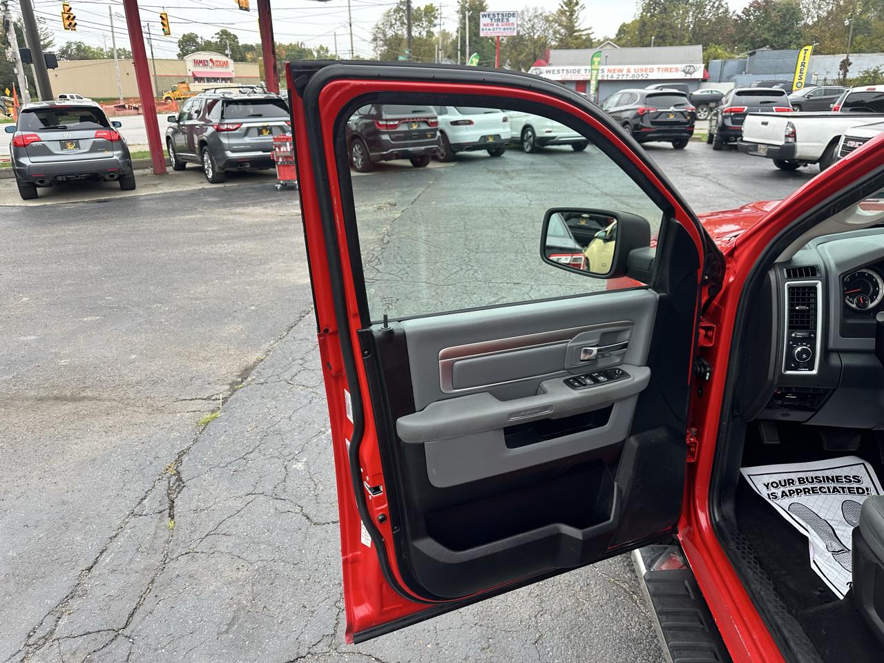 RAM 1500 4WD Quad Cab 140.5" Big Horn 2016