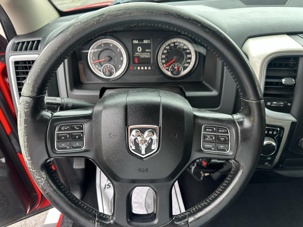 RAM 1500 4WD Quad Cab 140.5" Big Horn 2016