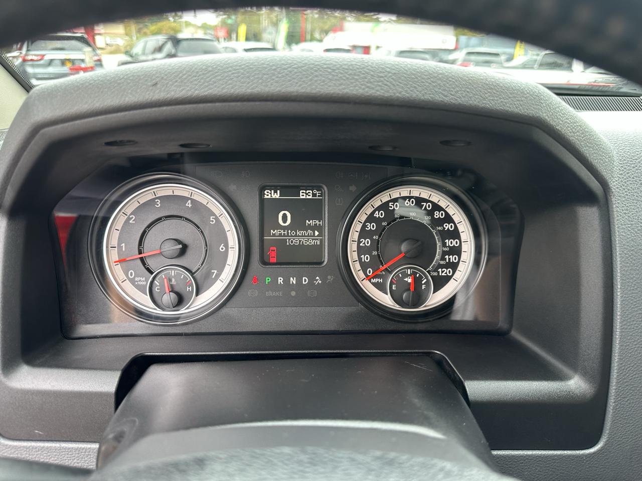 RAM 1500 4WD Quad Cab 140.5" Big Horn 2016