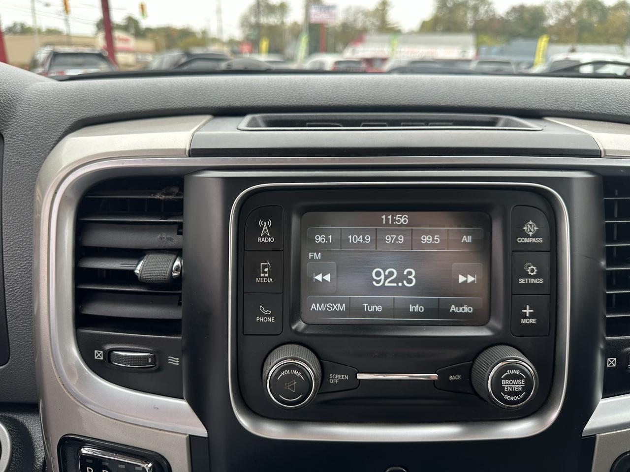 RAM 1500 4WD Quad Cab 140.5" Big Horn 2016