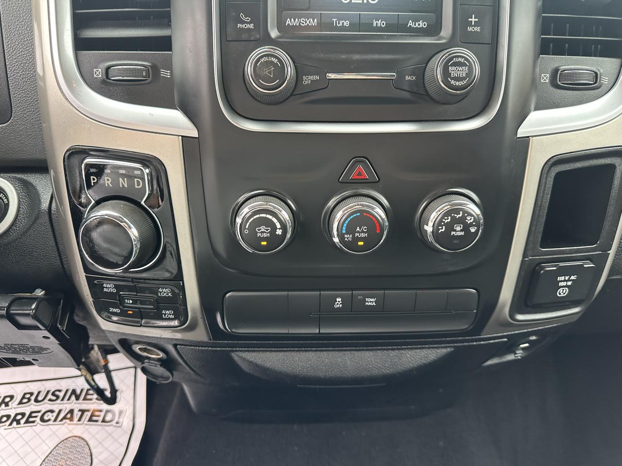 RAM 1500 4WD Quad Cab 140.5" Big Horn 2016
