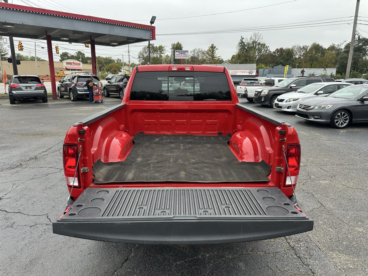 RAM 1500 4WD Quad Cab 140.5" Big Horn 2016
