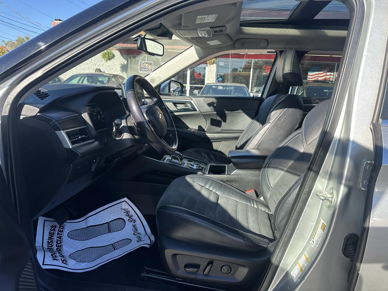 Mitsubishi Outlander SE Launch Edition S-AWC 2022