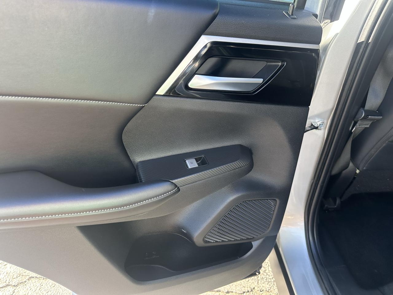 Mitsubishi Outlander SE Launch Edition S-AWC 2022