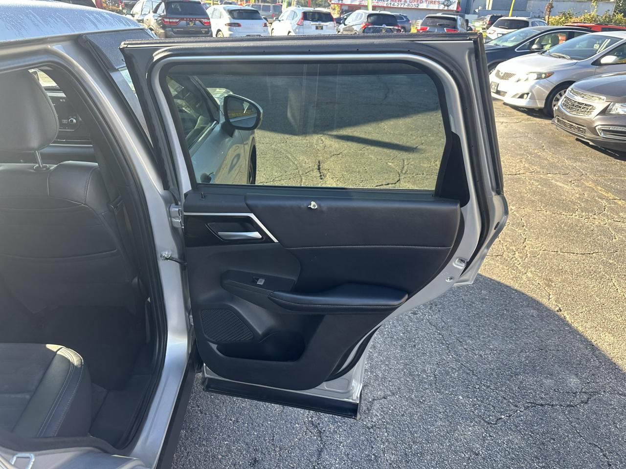 Mitsubishi Outlander SE Launch Edition S-AWC 2022