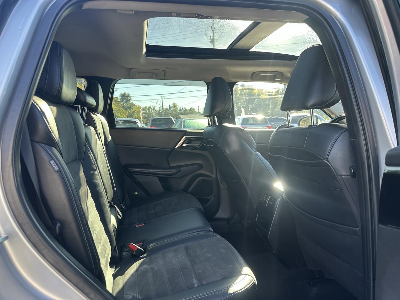 Mitsubishi Outlander SE Launch Edition S-AWC 2022