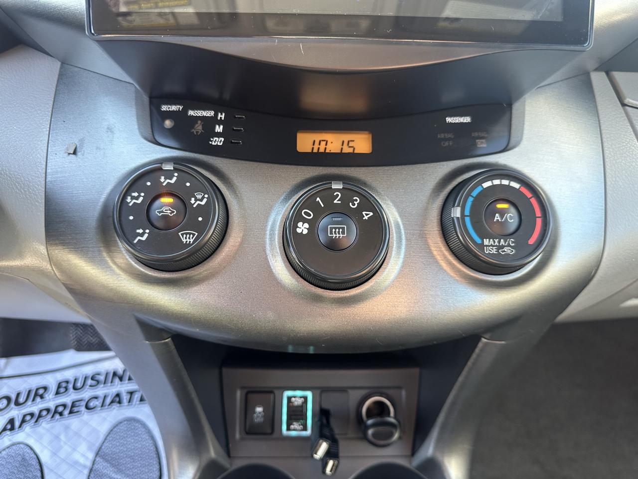 Toyota RAV4 4WD 4dr 4-cyl 4-Spd AT (Natl) 2010