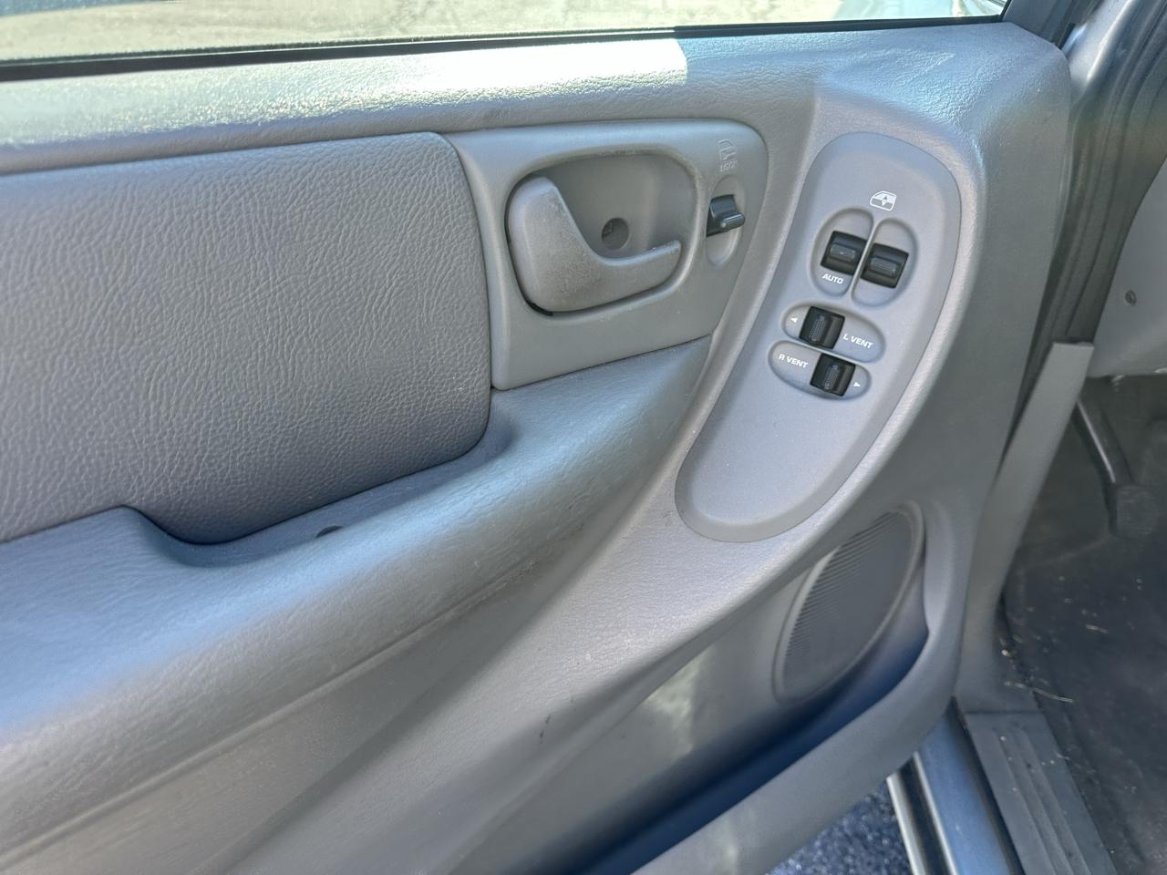 Dodge Caravan 4dr SXT 2006
