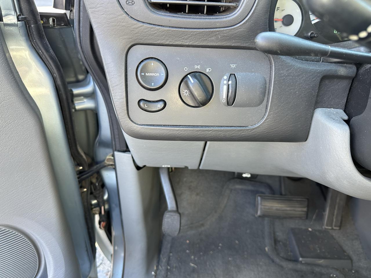 Dodge Caravan 4dr SXT 2006