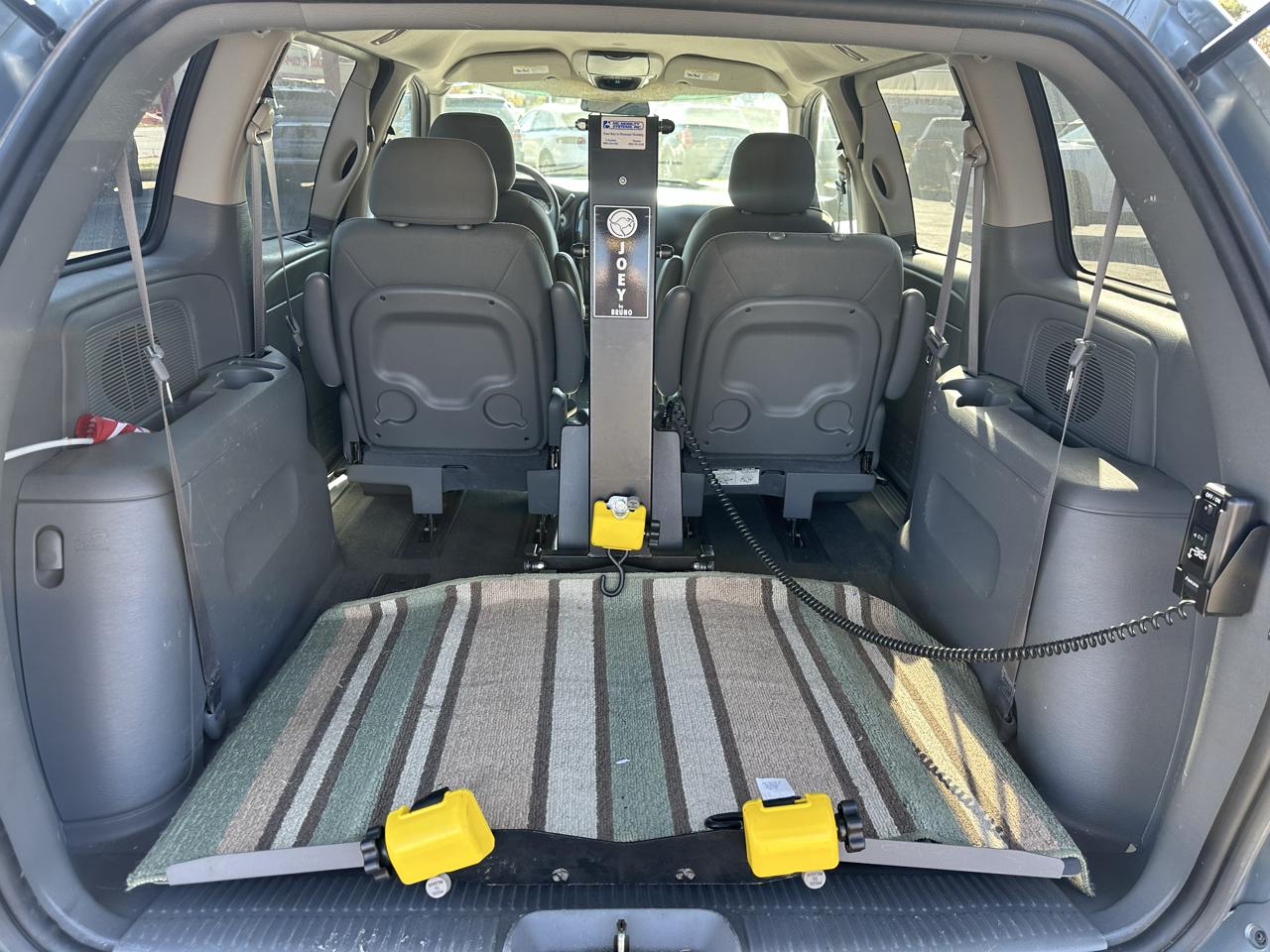 Dodge Caravan 4dr SXT 2006