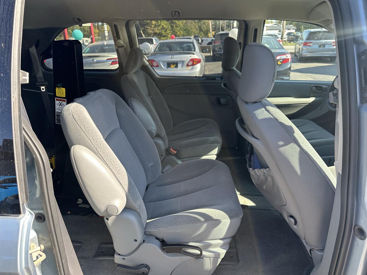 Dodge Caravan 4dr SXT 2006