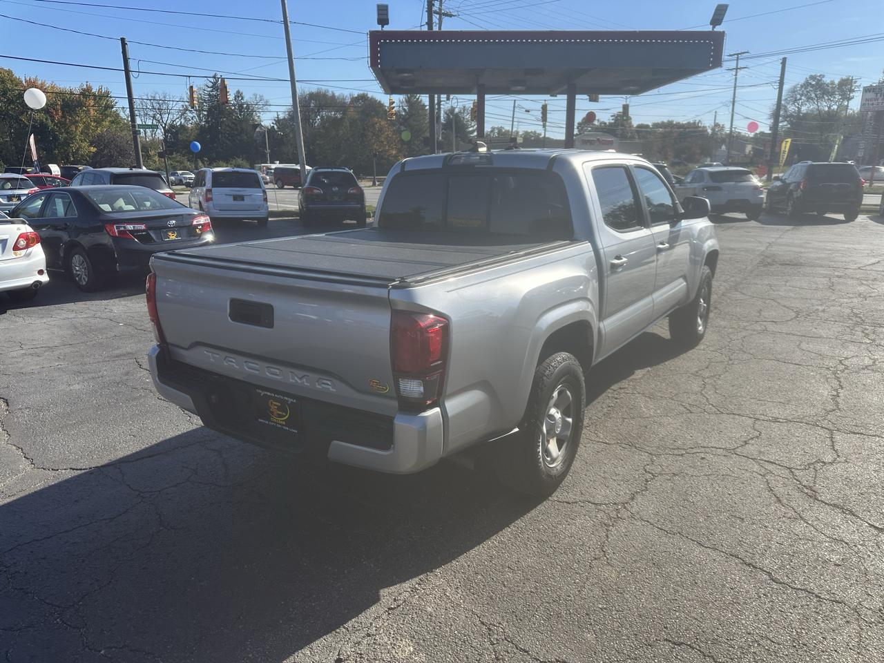 Toyota Tacoma 2WD SR5 Double Cab 5' Bed I4 AT (Natl) 2022