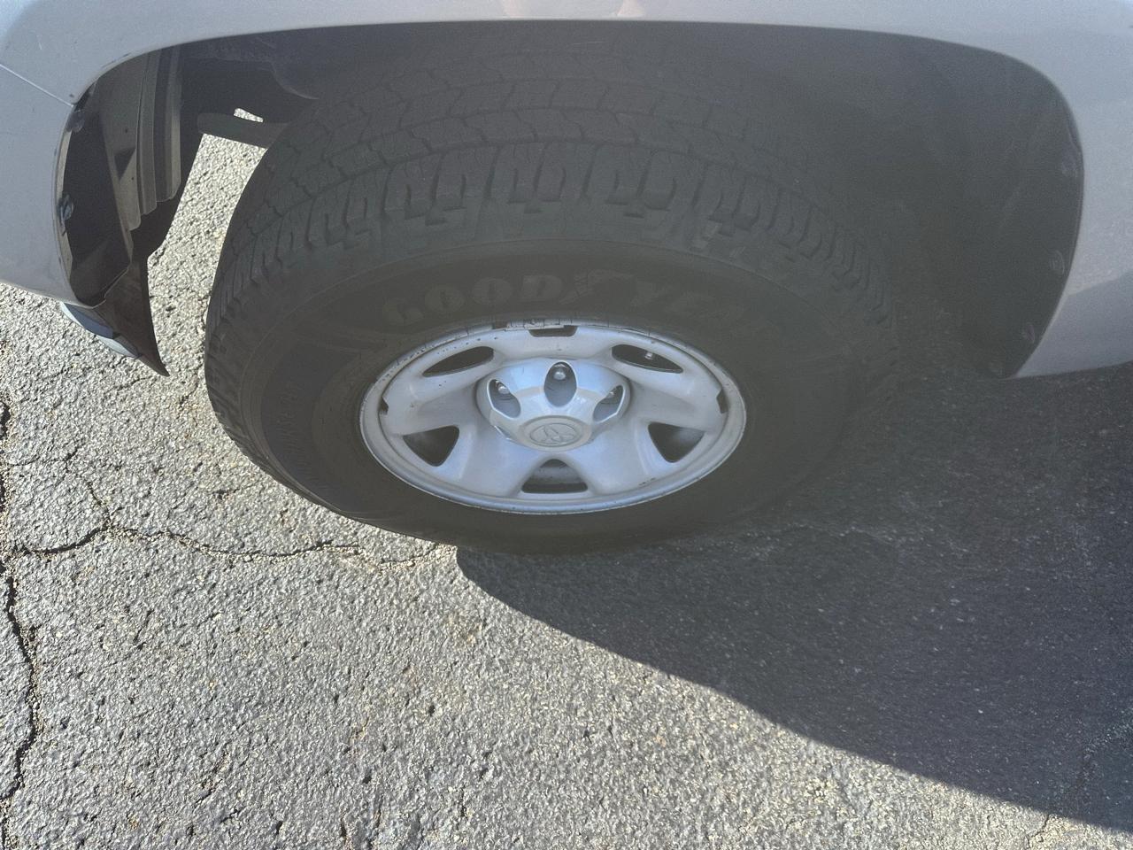 Toyota Tacoma 2WD SR5 Double Cab 5' Bed I4 AT (Natl) 2022