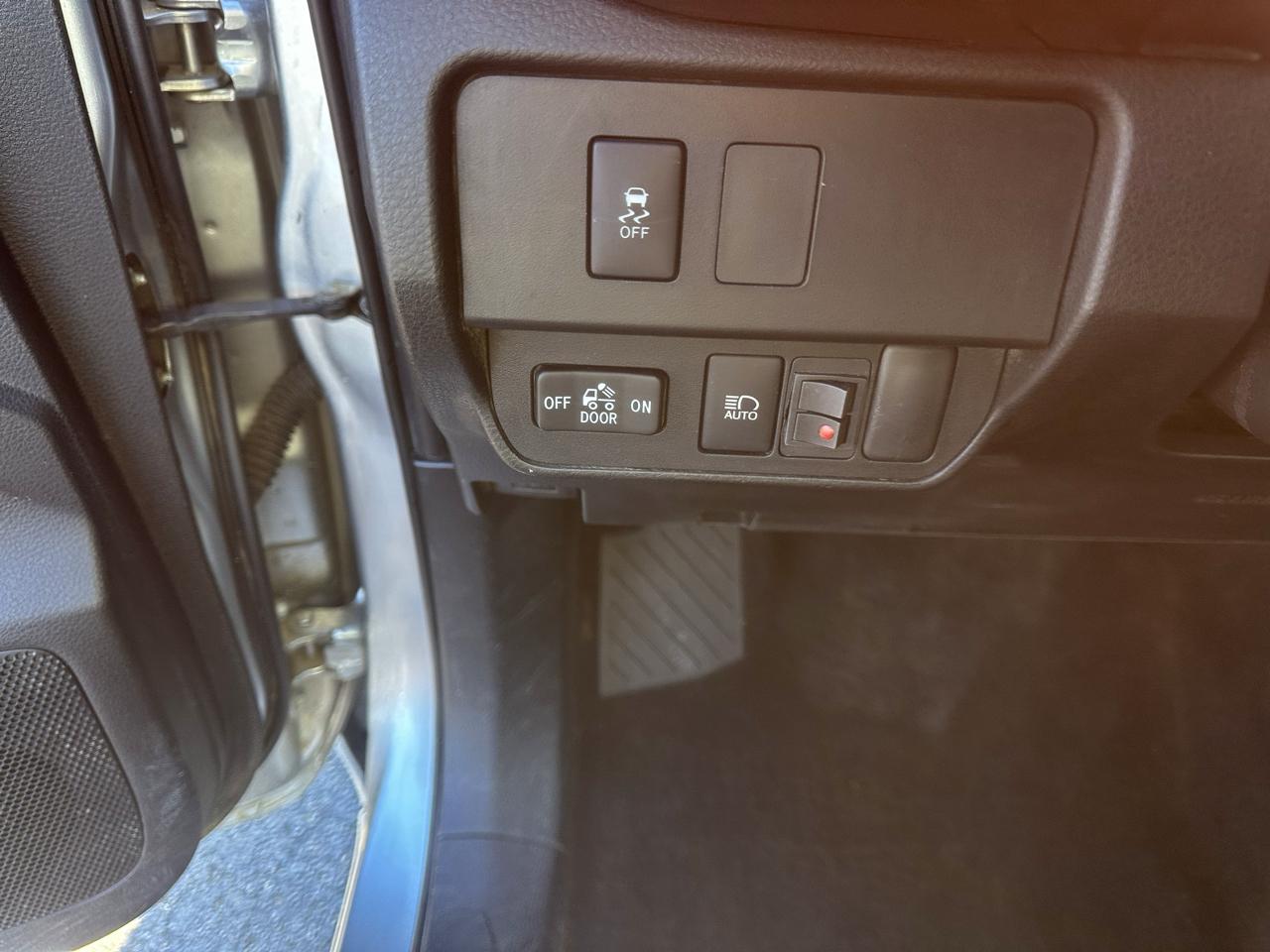 Toyota Tacoma 2WD SR5 Double Cab 5' Bed I4 AT (Natl) 2022