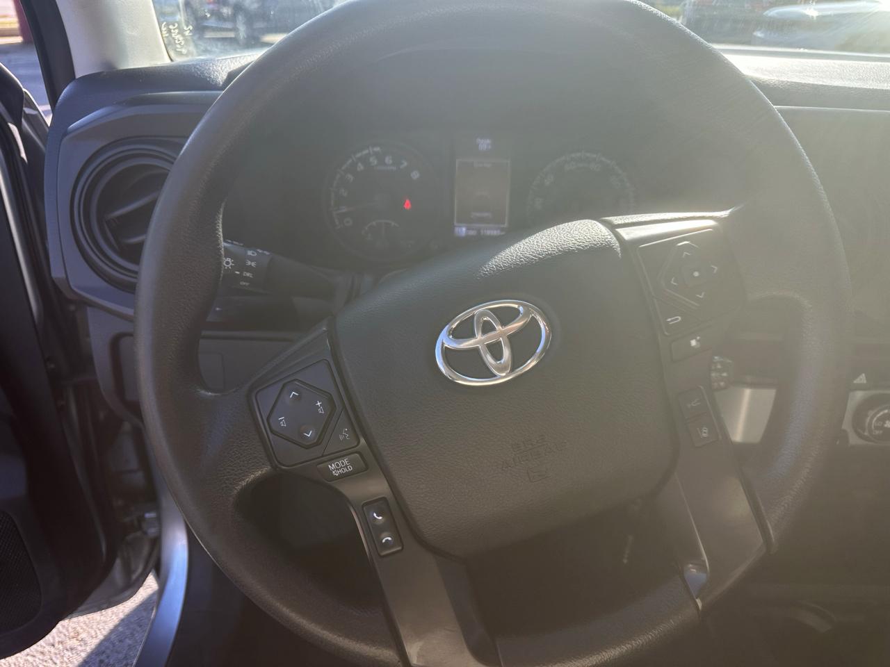 Toyota Tacoma 2WD SR5 Double Cab 5' Bed I4 AT (Natl) 2022