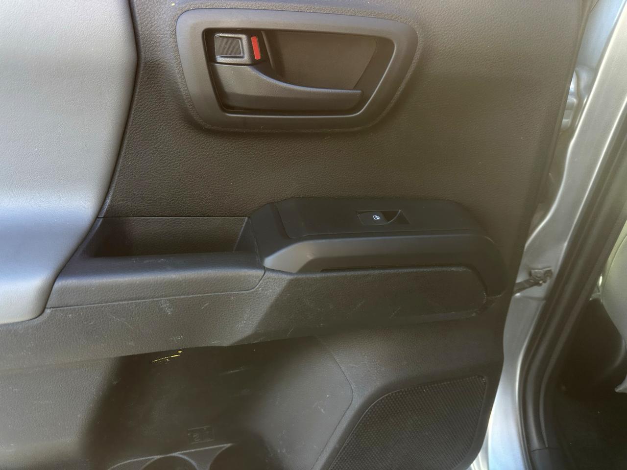 Toyota Tacoma 2WD SR5 Double Cab 5' Bed I4 AT (Natl) 2022