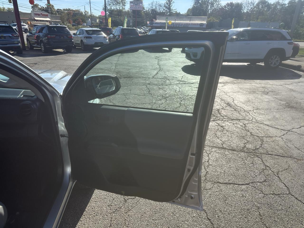 Toyota Tacoma 2WD SR5 Double Cab 5' Bed I4 AT (Natl) 2022