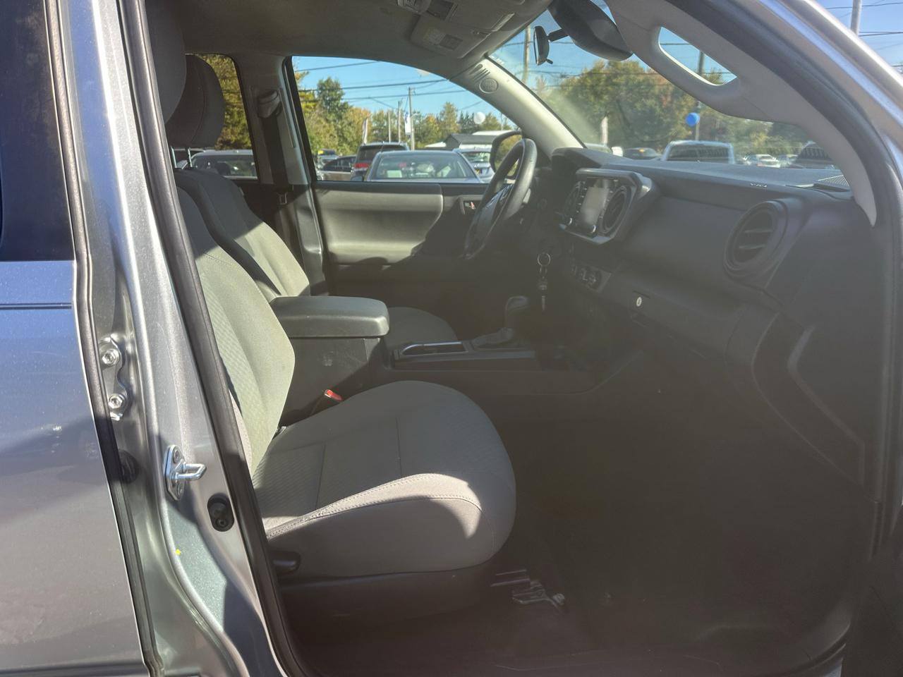 Toyota Tacoma 2WD SR5 Double Cab 5' Bed I4 AT (Natl) 2022