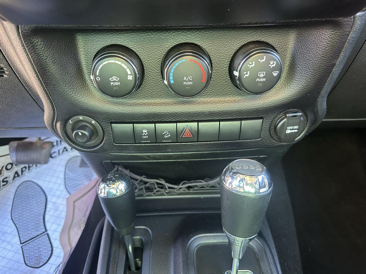Jeep Wrangler Unlimited 4WD 4dr Sport 2015