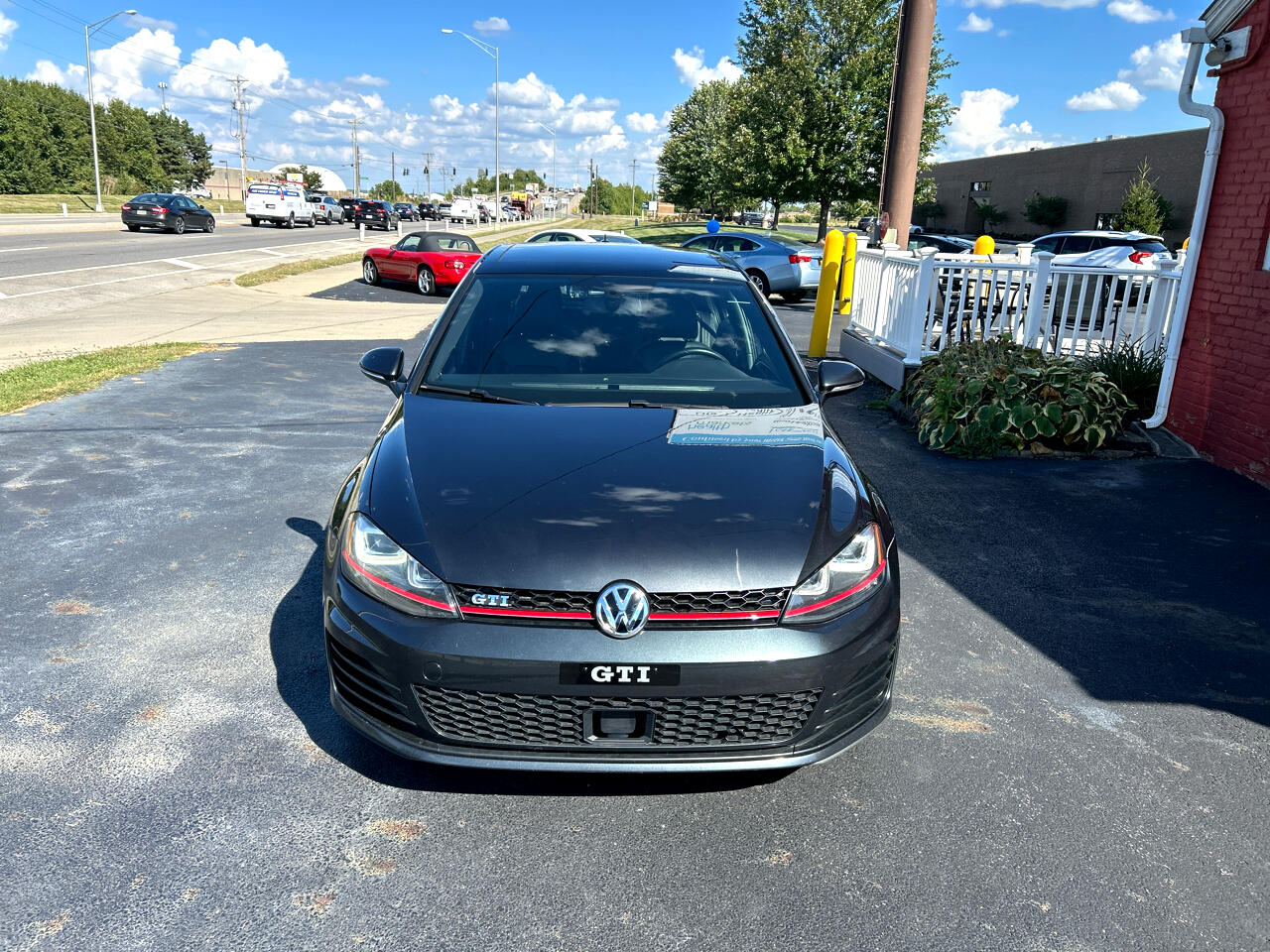 Volkswagen Golf GTI 2.0T 4-Door Autobahn DSG 2017 Volkswagen Golf GTI 2.0T 4-Door Autobahn DSG 2017