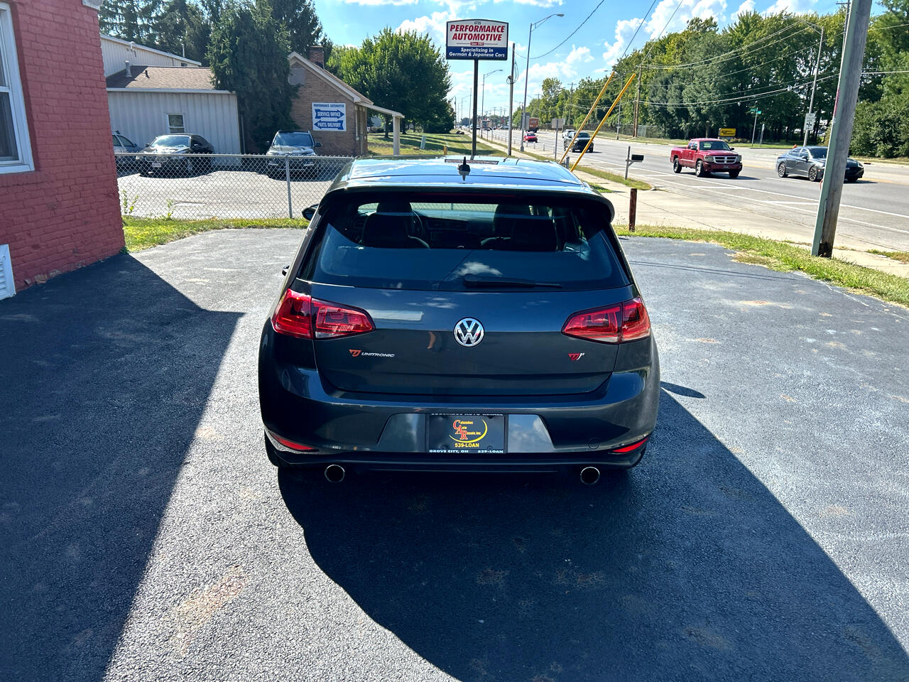 Volkswagen Golf GTI 2.0T 4-Door Autobahn DSG 2017 Volkswagen Golf GTI 2.0T 4-Door Autobahn DSG 2017