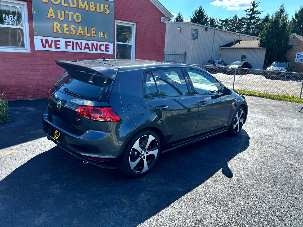 Volkswagen Golf GTI 2.0T 4-Door Autobahn DSG 2017 Volkswagen Golf GTI 2.0T 4-Door Autobahn DSG 2017