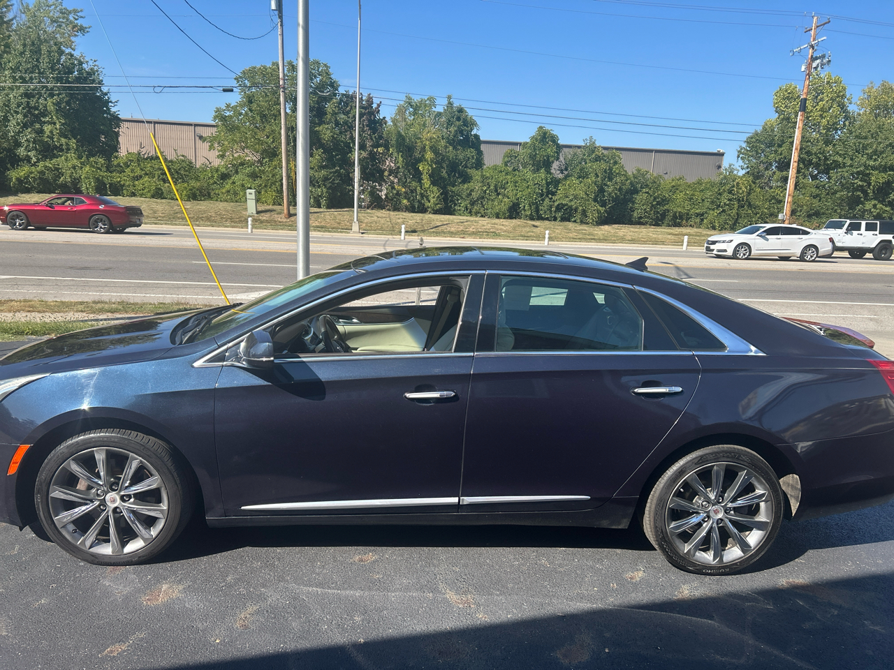 Cadillac XTS 4dr Sdn Luxury FWD 2013 Cadillac XTS 4dr Sdn Luxury FWD 2013