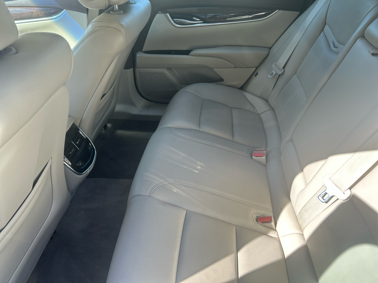 Cadillac XTS 4dr Sdn Luxury FWD 2013 Cadillac XTS 4dr Sdn Luxury FWD 2013