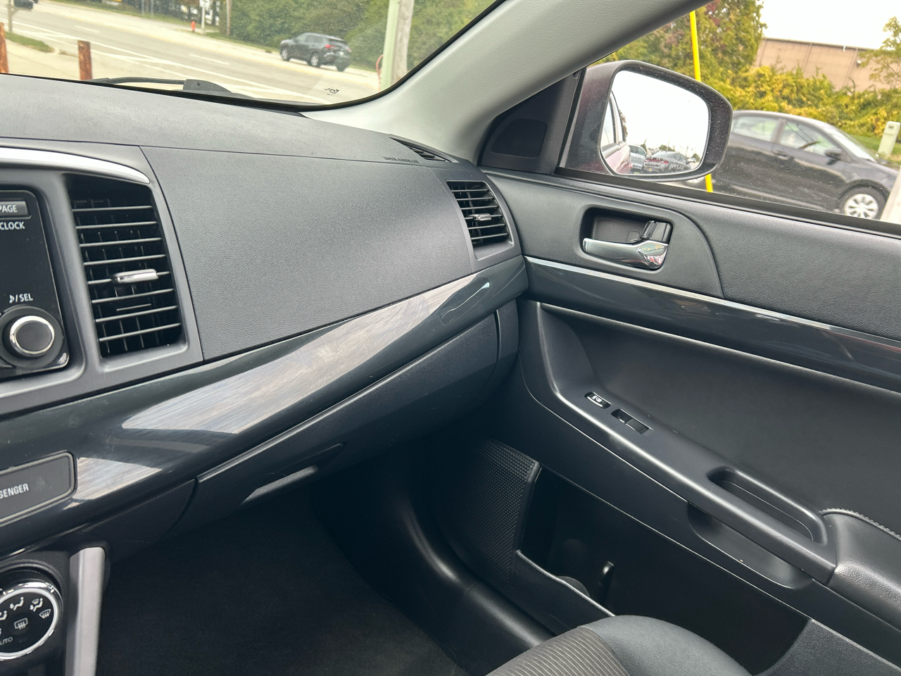 Mitsubishi Lancer 4dr Sdn Man ES FWD 2016 Mitsubishi Lancer 4dr Sdn Man ES FWD 2016