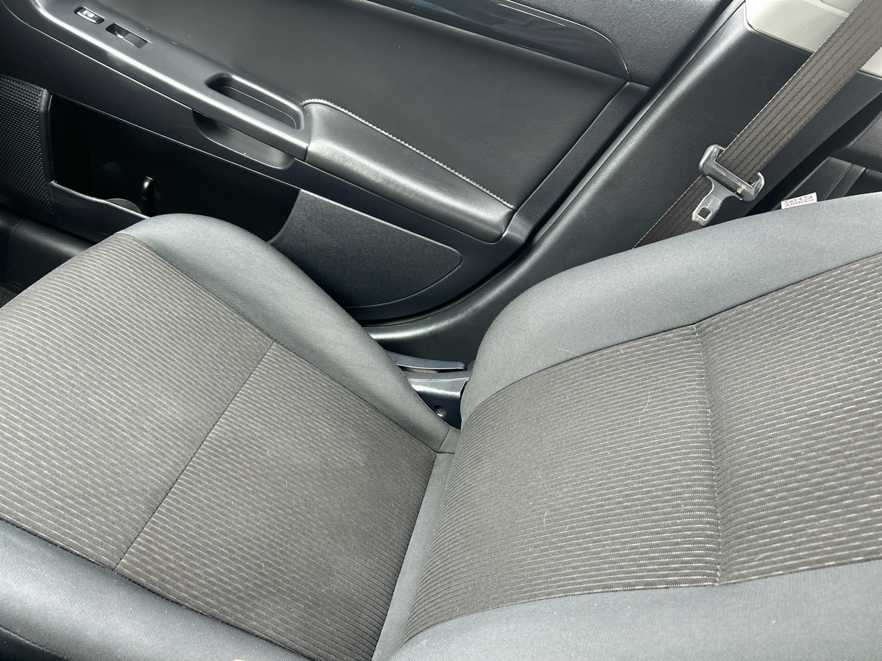 Mitsubishi Lancer 4dr Sdn Man ES FWD 2016 Mitsubishi Lancer 4dr Sdn Man ES FWD 2016