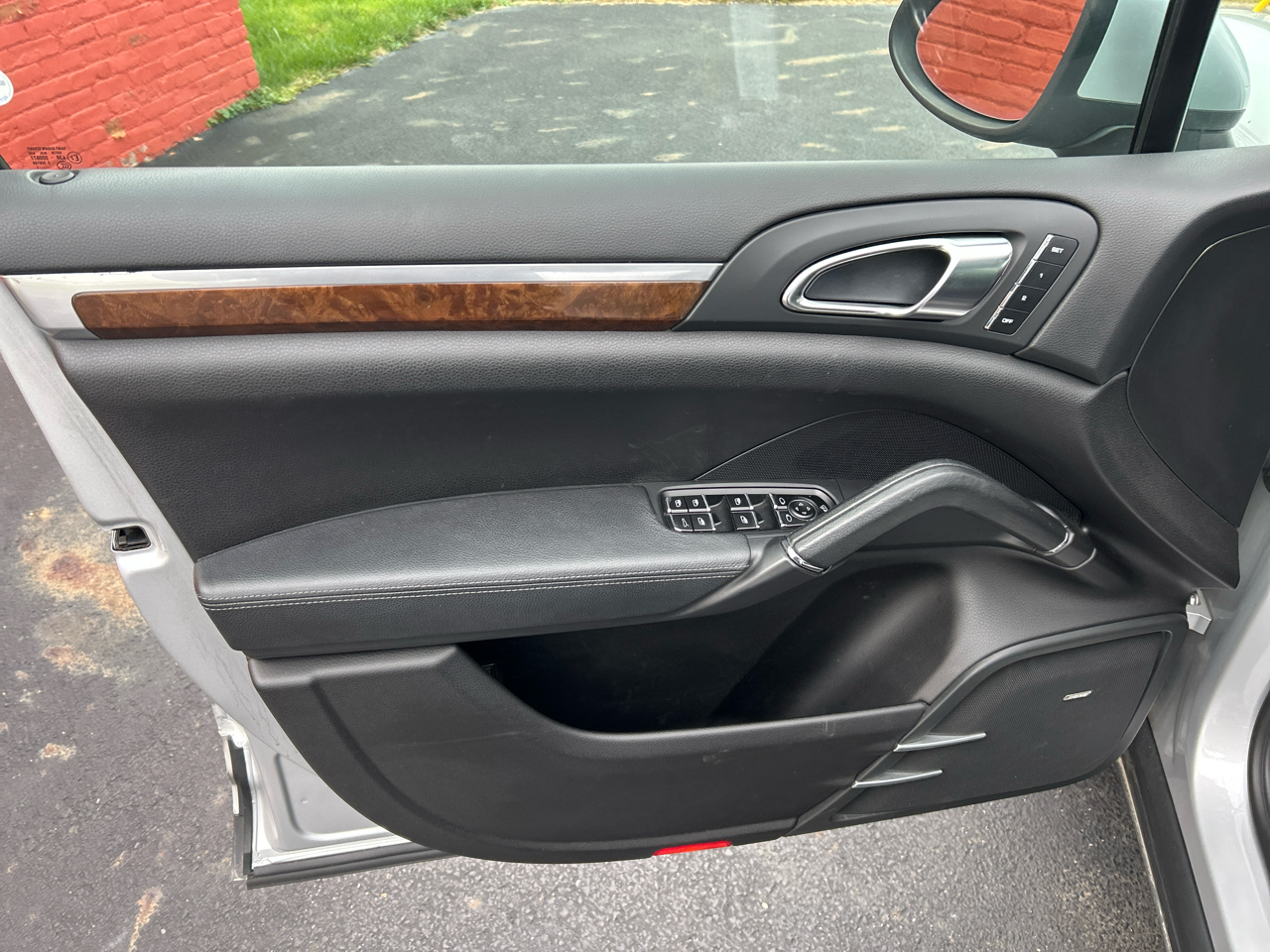 Porsche Cayenne AWD 4dr S 2011 Porsche Cayenne AWD 4dr S 2011
