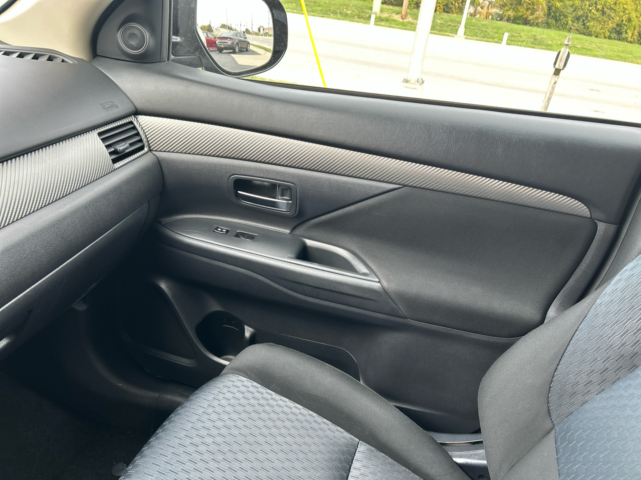 Mitsubishi Outlander 4WD 4dr SE 2014 Mitsubishi Outlander 4WD 4dr SE 2014