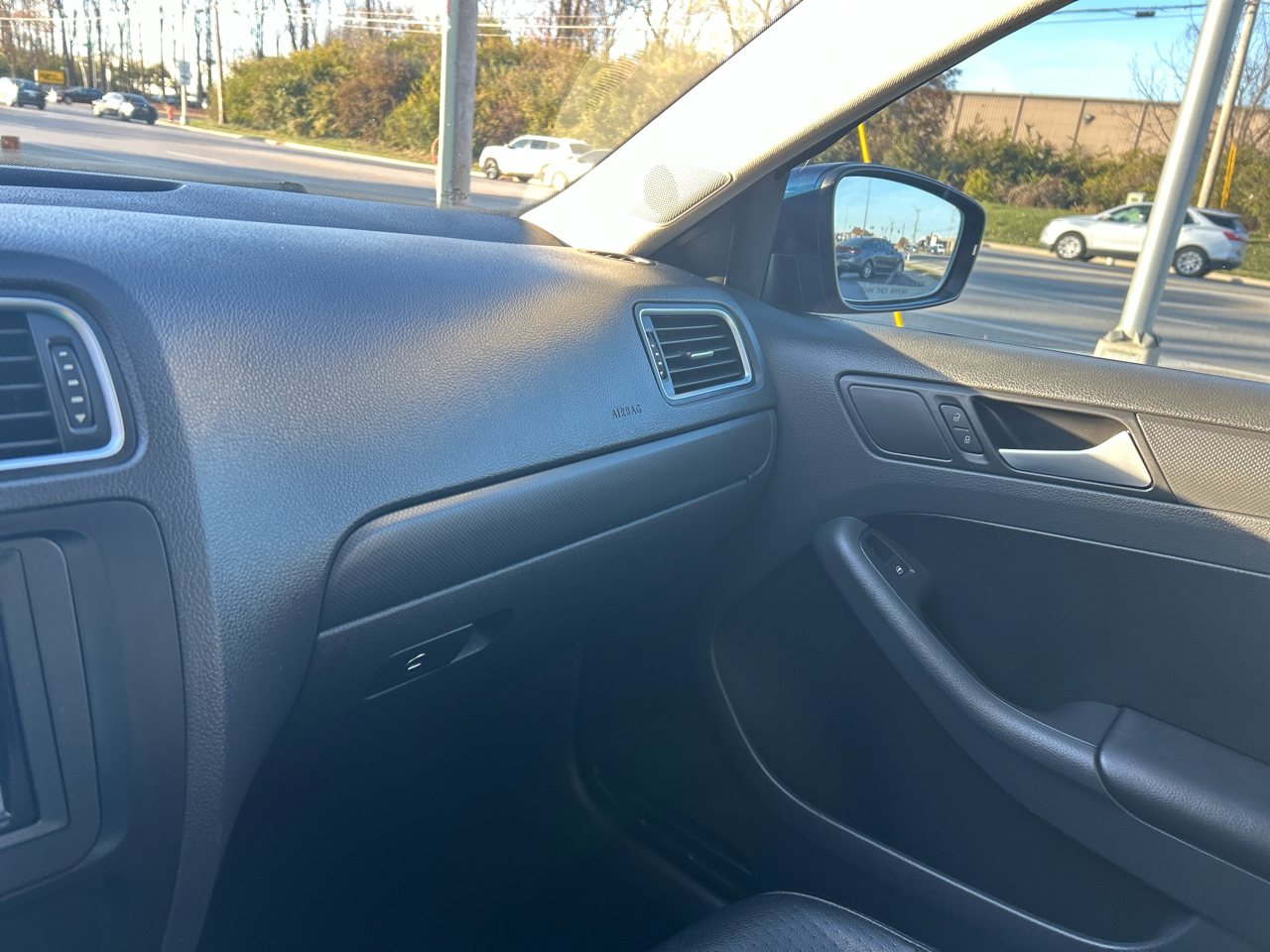 Volkswagen Jetta Sedan 4dr Auto SE PZEV 2014