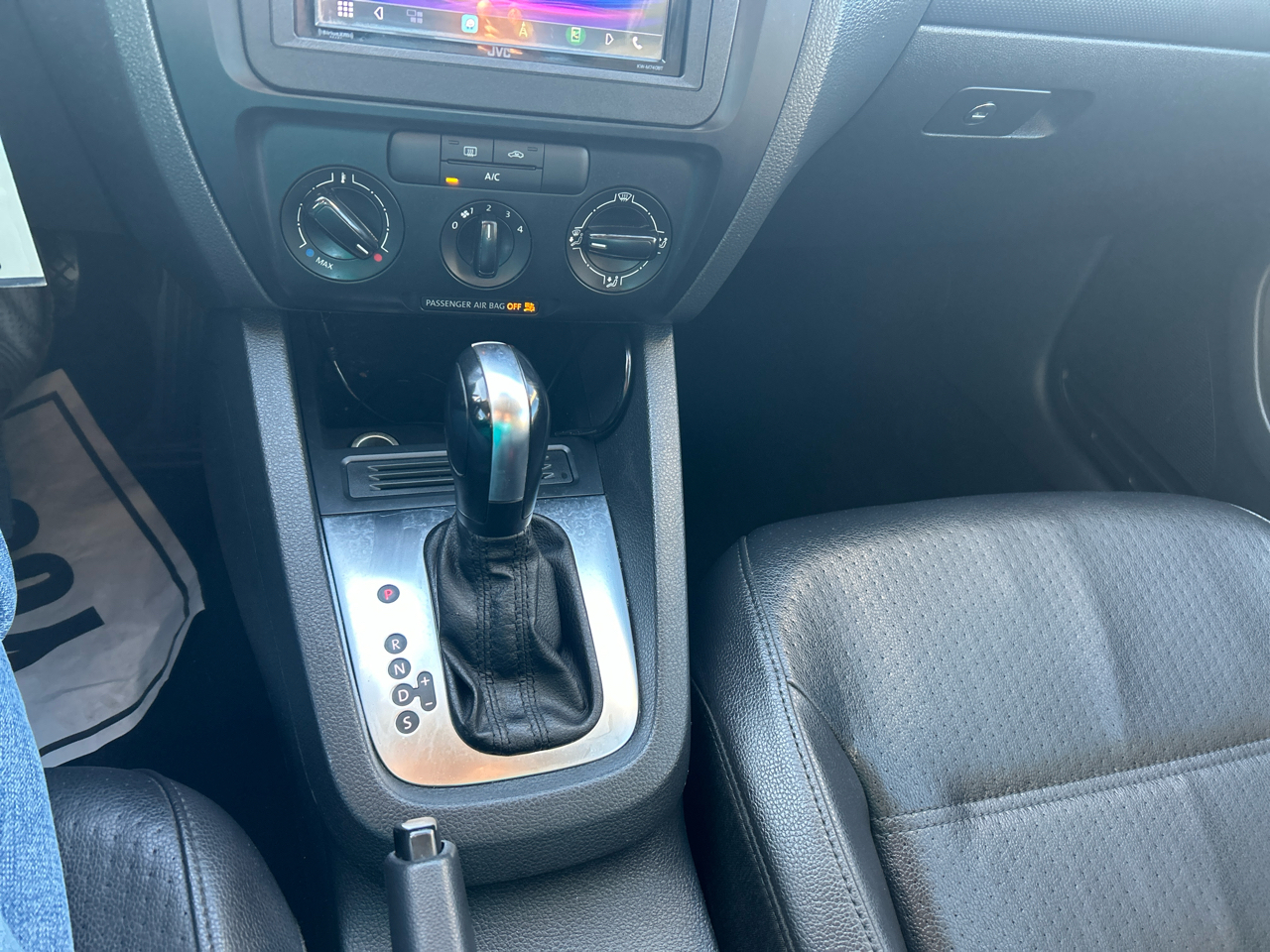 Volkswagen Jetta Sedan 4dr Auto SE PZEV 2014