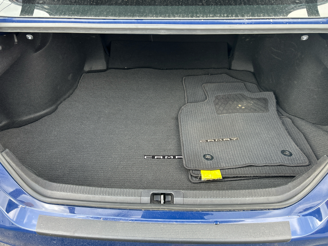 Toyota Camry SE Auto (Natl) 2023