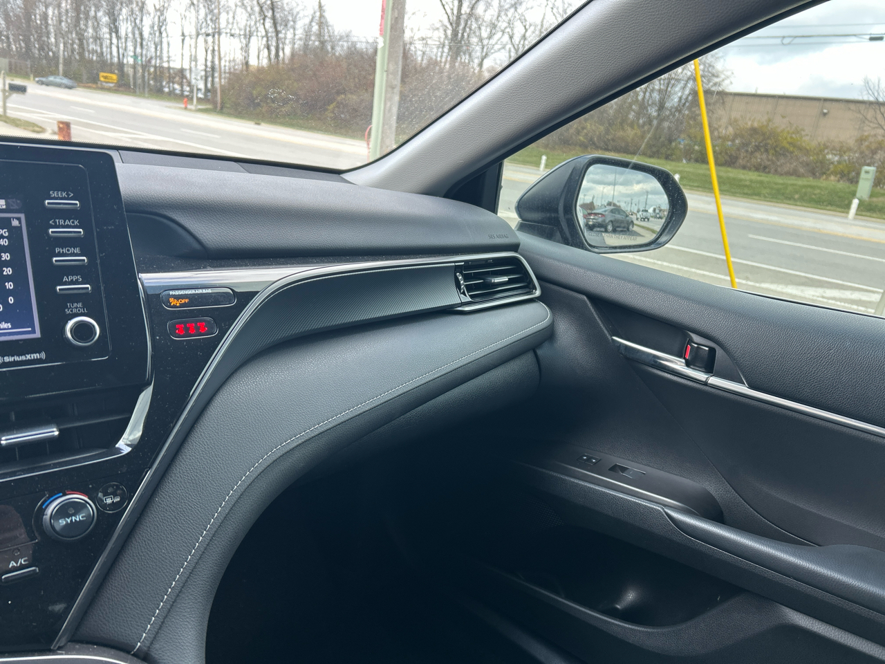 Toyota Camry SE Auto (Natl) 2023